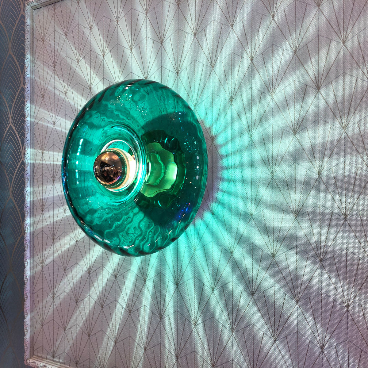 Grace Wall Light Glass Green / Large - Ø 28 Cm